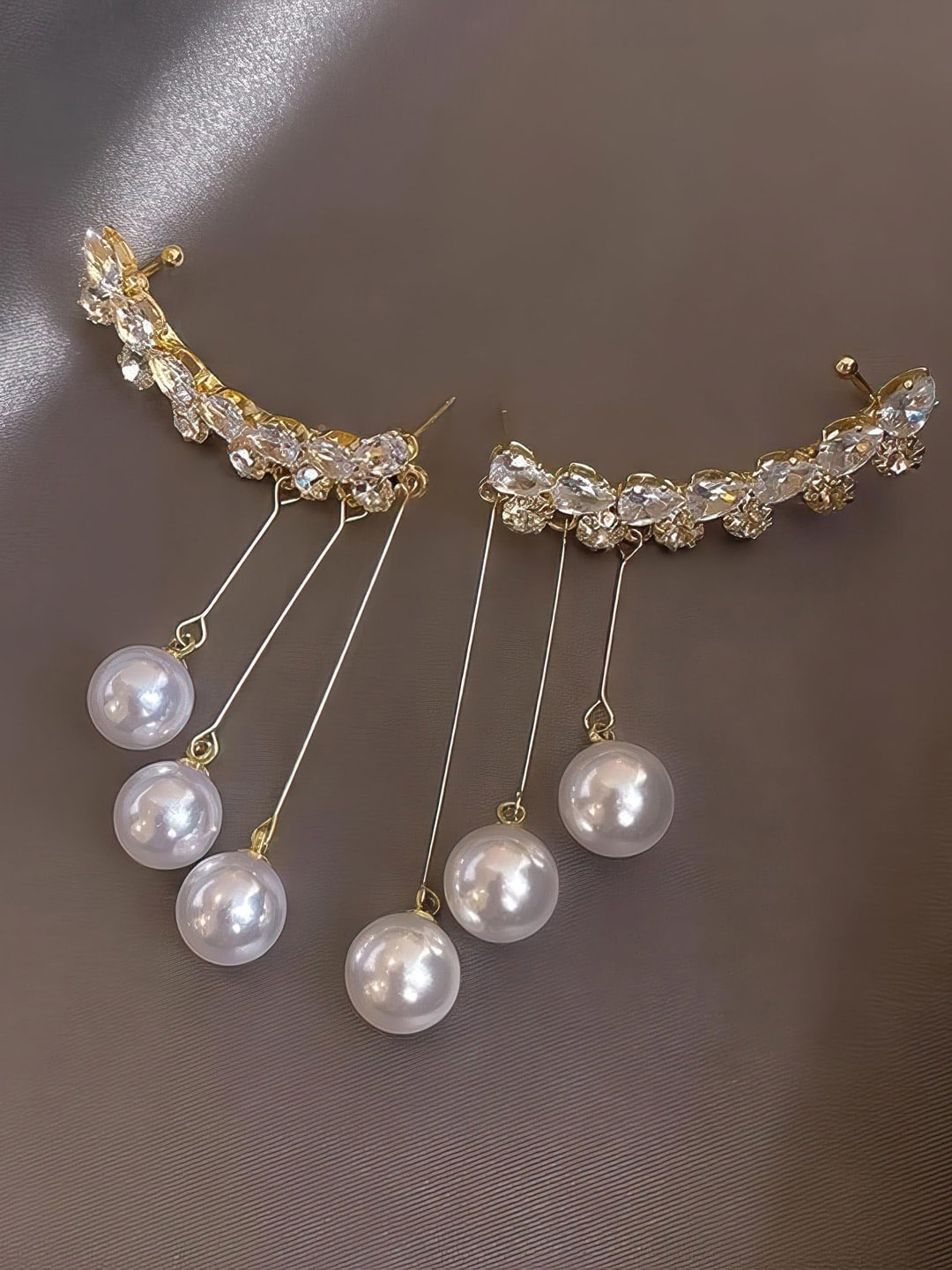 

VAGHBHATT Gold-plated Zircon Studded Ear Cuff With Pearl Tassel Long Earrings