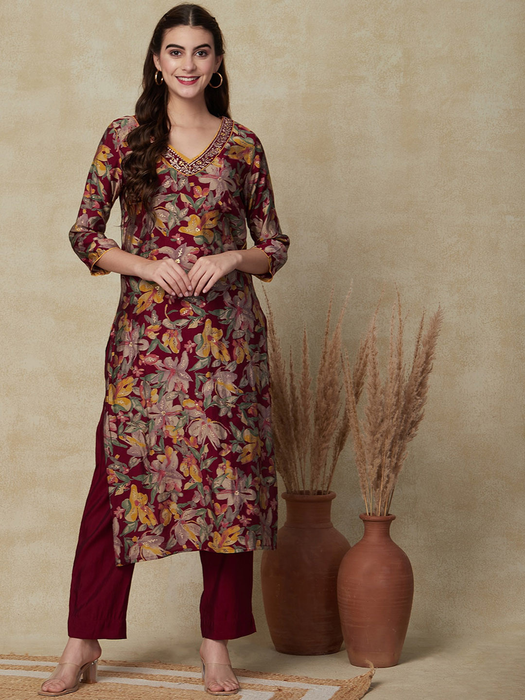 

FASHOR Floral Printed V-Neck Zari Straight Kurta With Trouser, Maroon