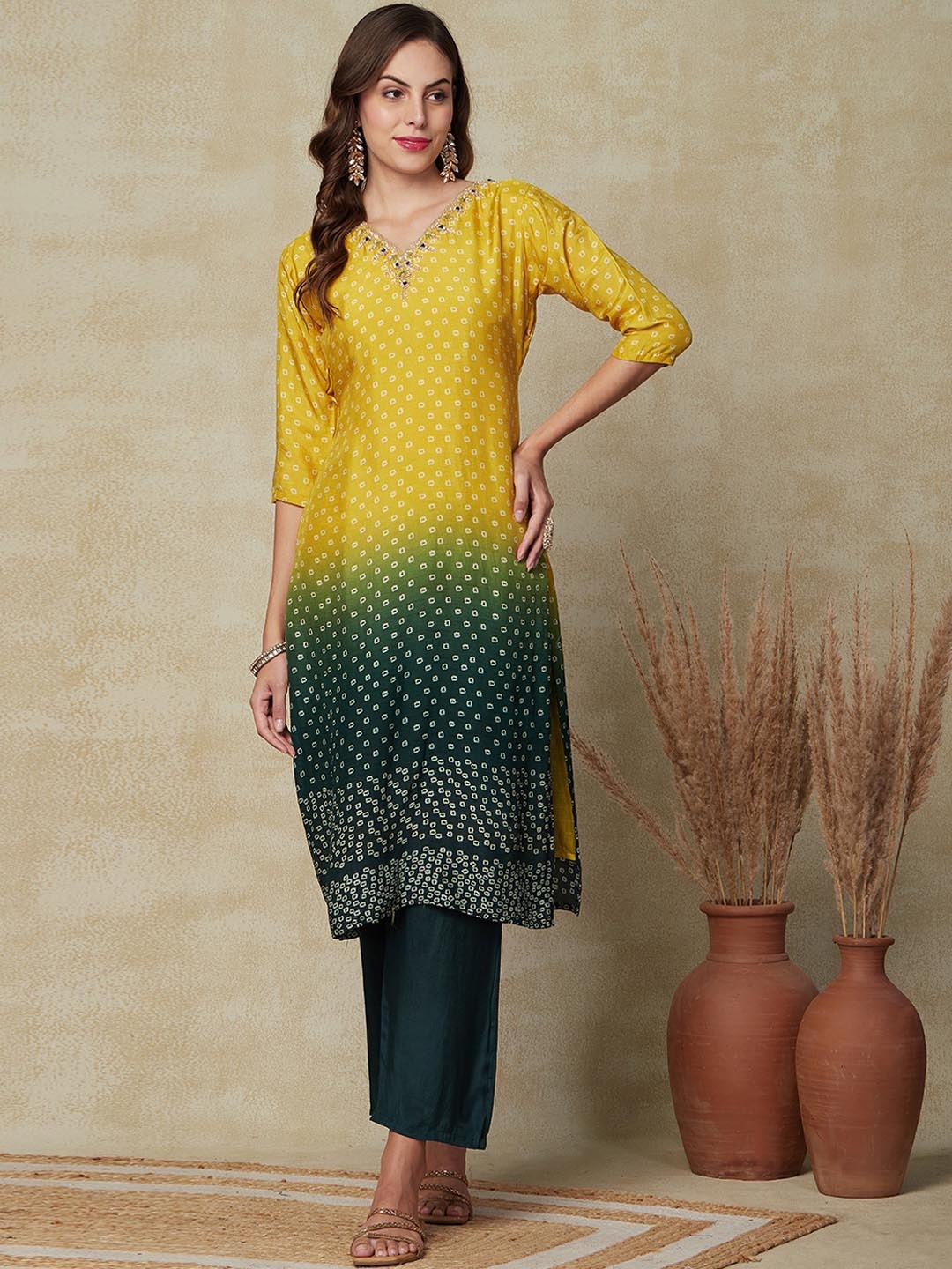 

FASHOR Bandhani Printed Regular Zardozi Kurta & Trousers With Dupatta, Yellow