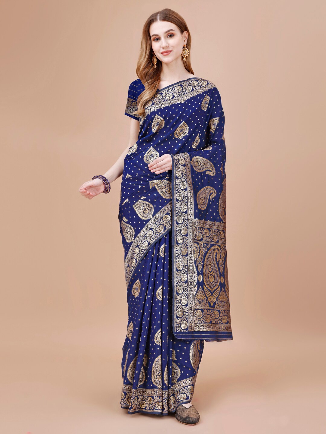 

MAGMINA Ethnic Motifs Woven Design Zari Banarasi Saree, Navy blue