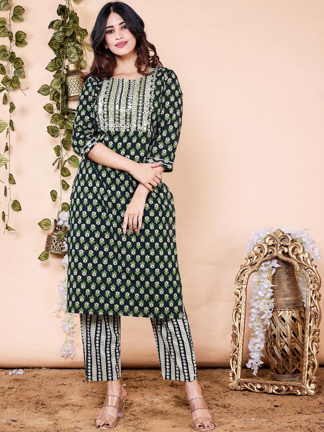 

R RANAK CREATION Floral Printed Regular Pure Cotton Kurta With Palazzos, Green