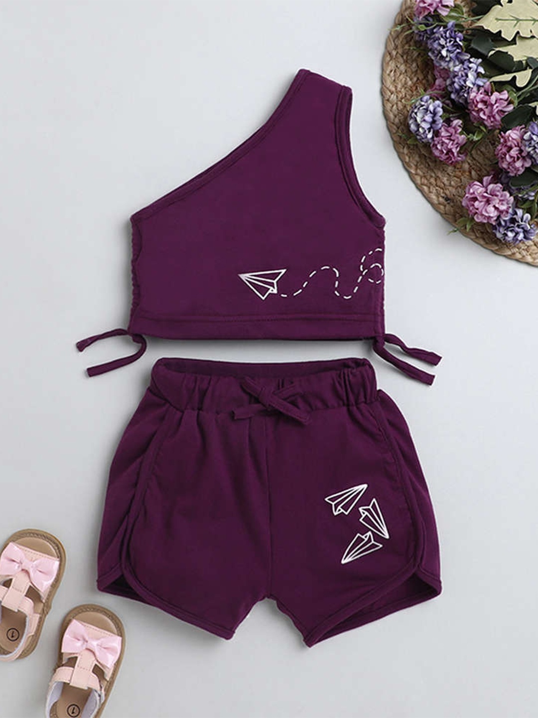 

Lil homies Girls Printed One Shoulder Top with Shorts, Burgundy