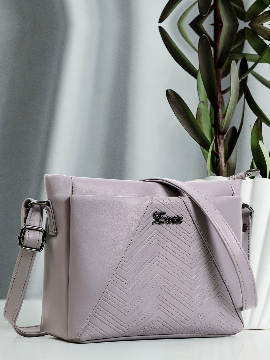 

Exotic Shopper Handheld Bag, Purple