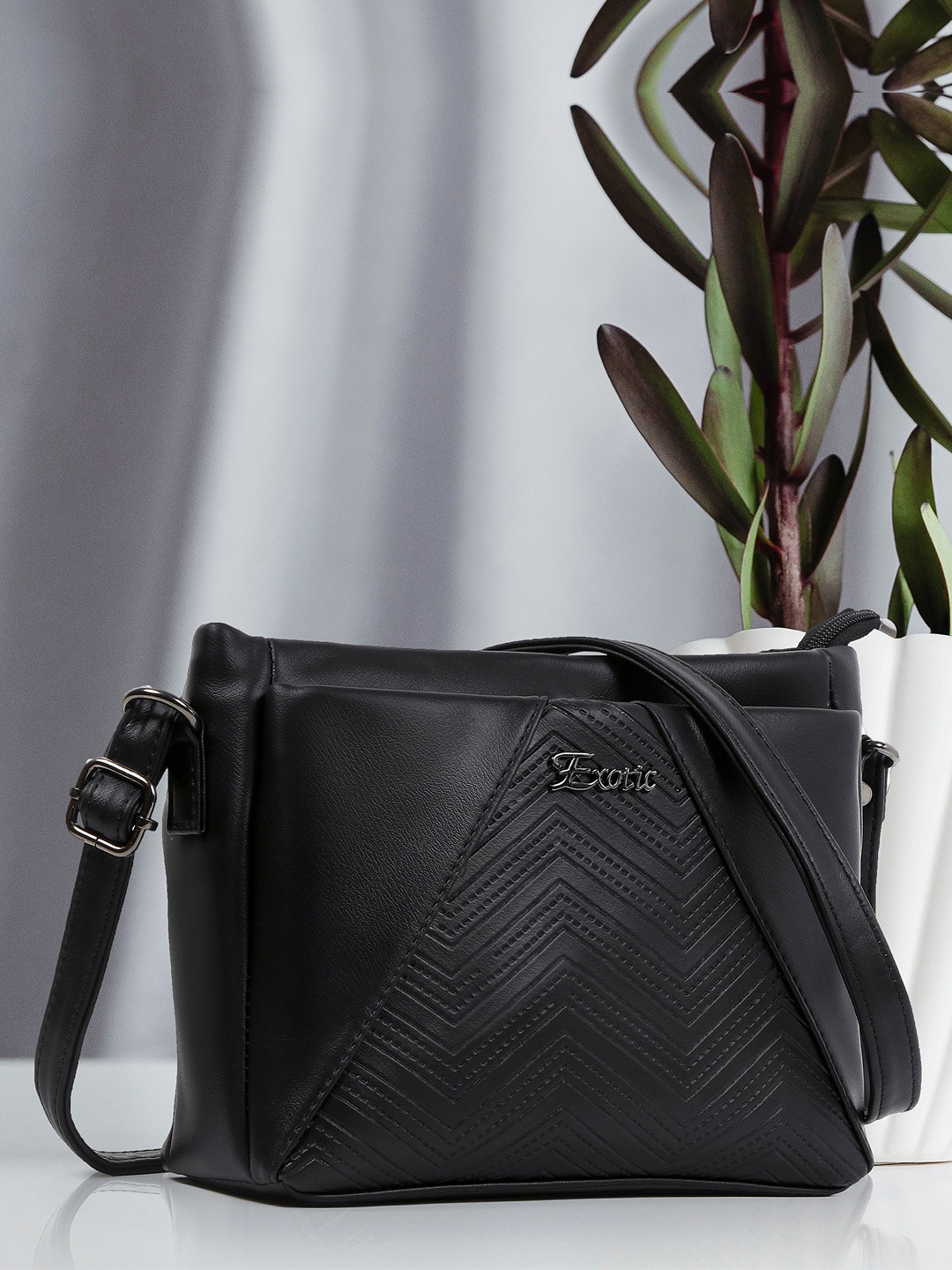 

Exotic Shopper Handheld Bag, Black