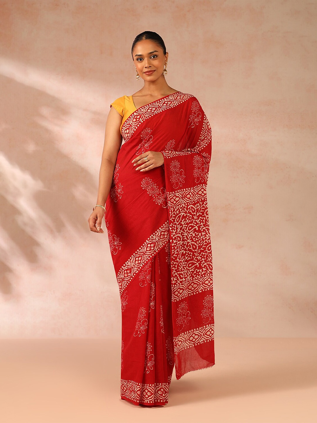 

Taneira Batik Printed Saree, Red