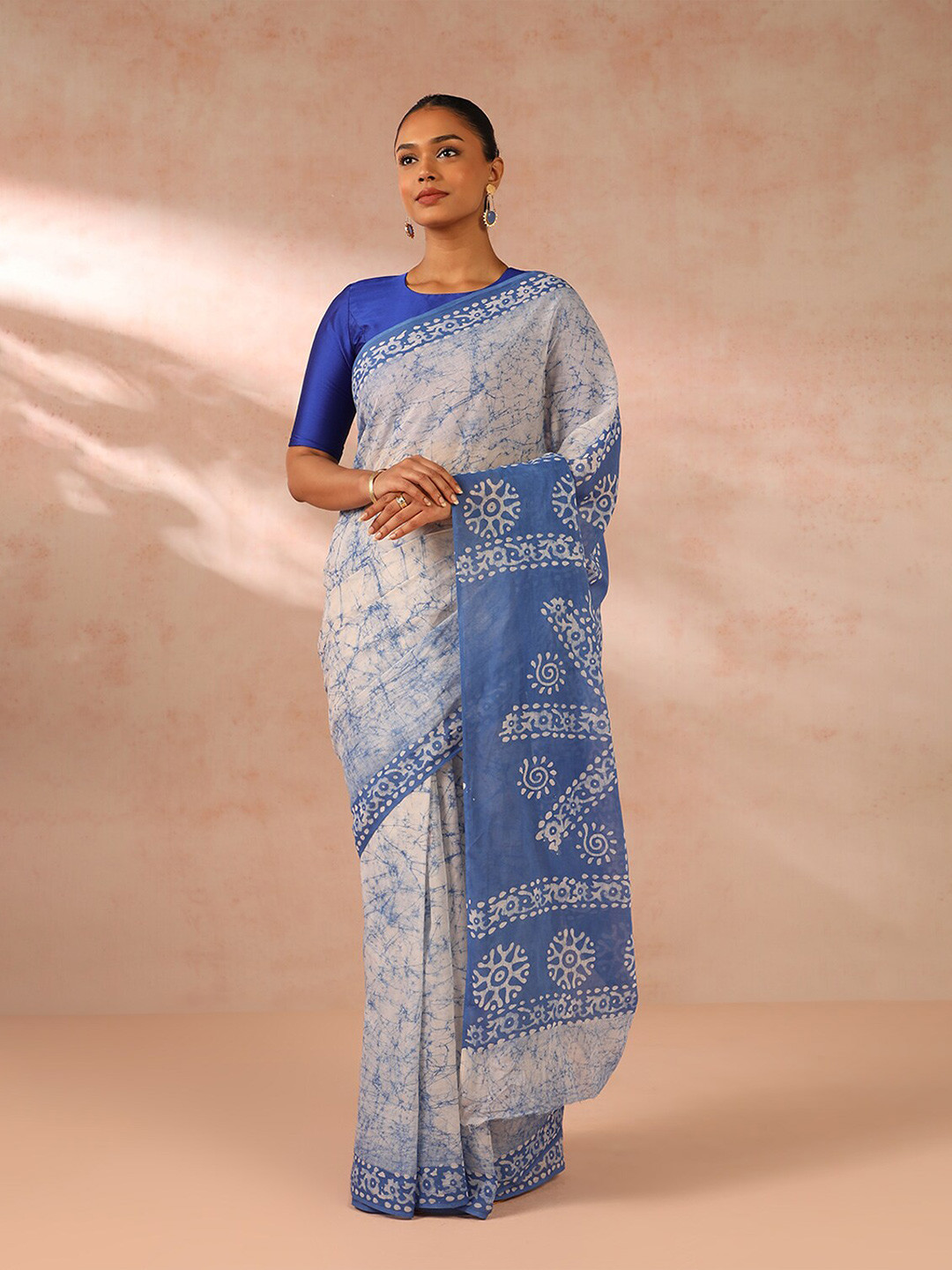 

Taneira Abstract Printed Pure Cotton Saree, White