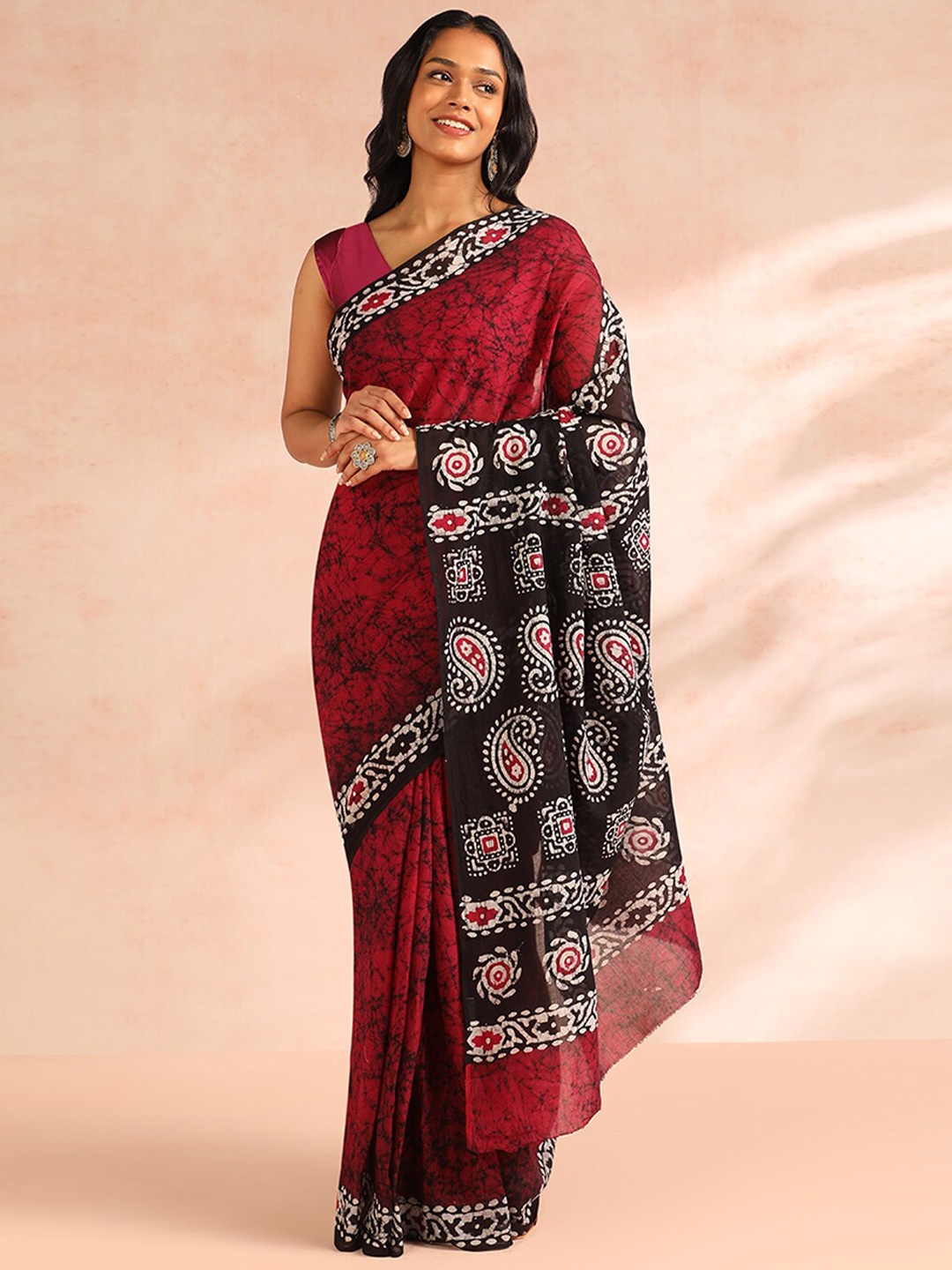 

Taneira Abstract Printed Pure Cotton Saree, Red