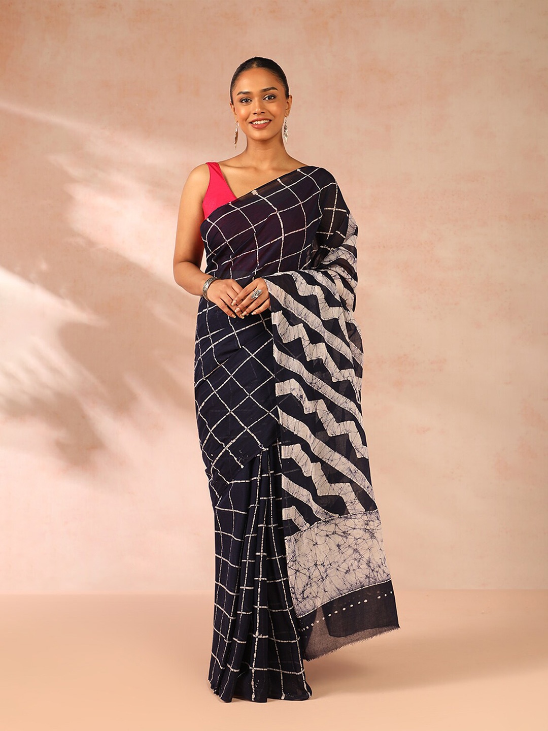 

Taneira Checked Pure Cotton Saree, Navy blue