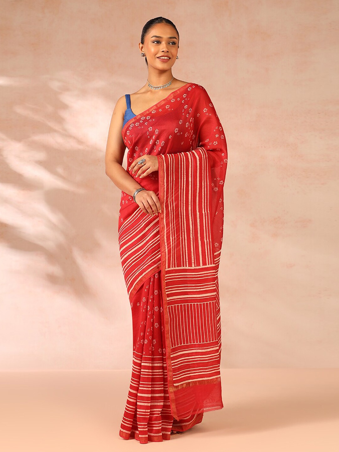

Taneira Floral Printed Zari Silk Cotton Block Printed Saree, Red