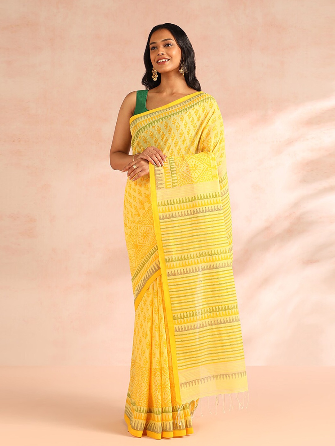 

Taneira Ethnic Motifs Printed Pure Cotton Saree, Yellow