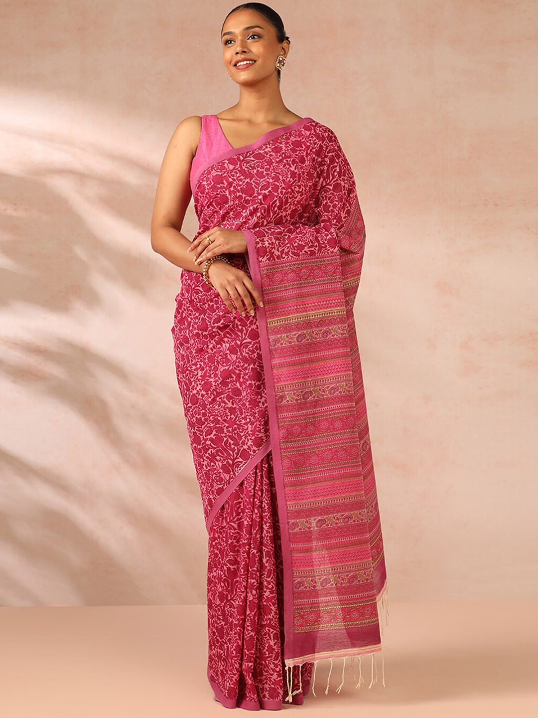 

Taneira Floral Printed Bengal Pure Cotton Saree, Pink