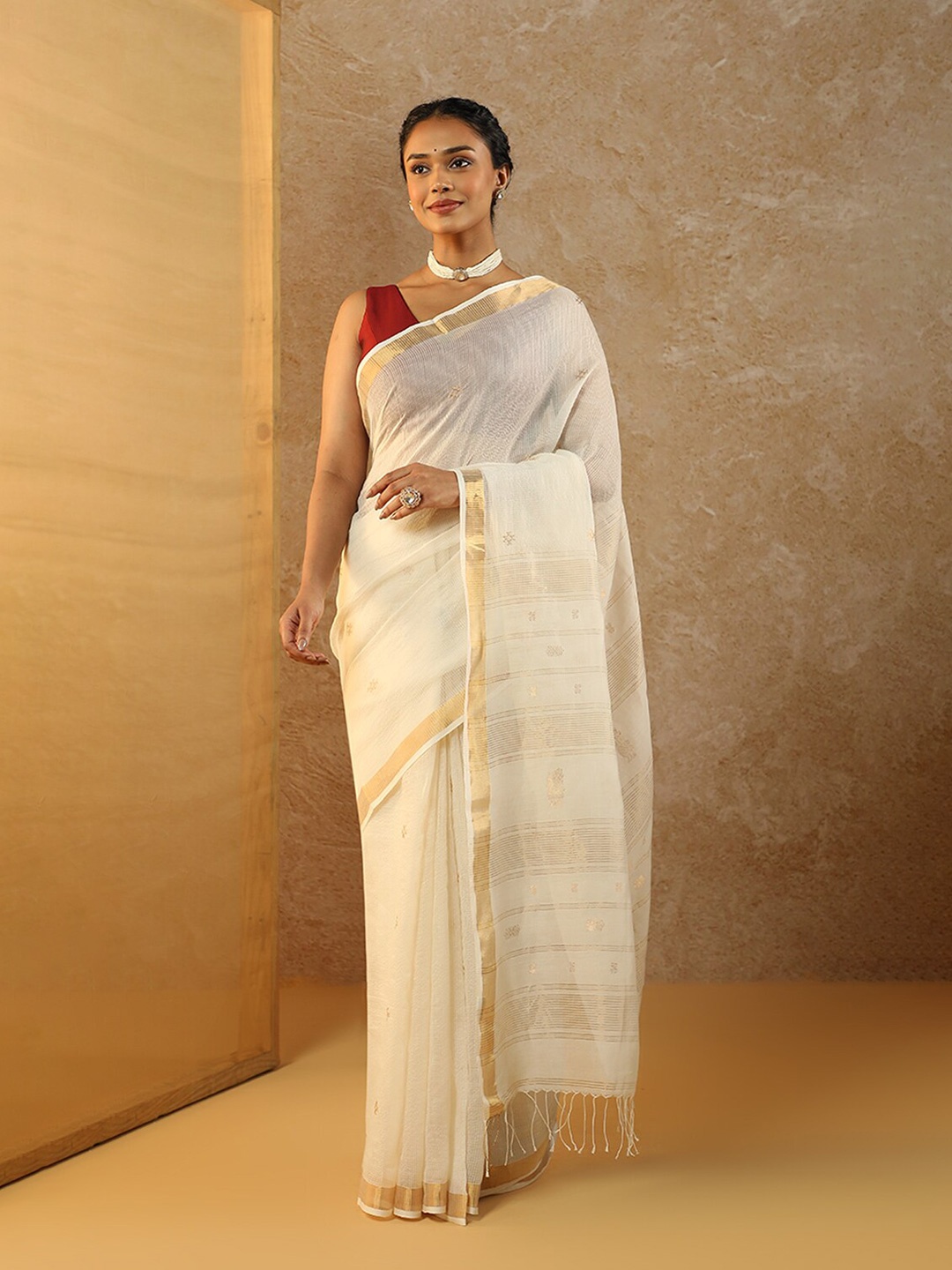 

Taneira Ethnic Motifs Woven Design Zari Pure Silk Cotton Bengal Saree, White