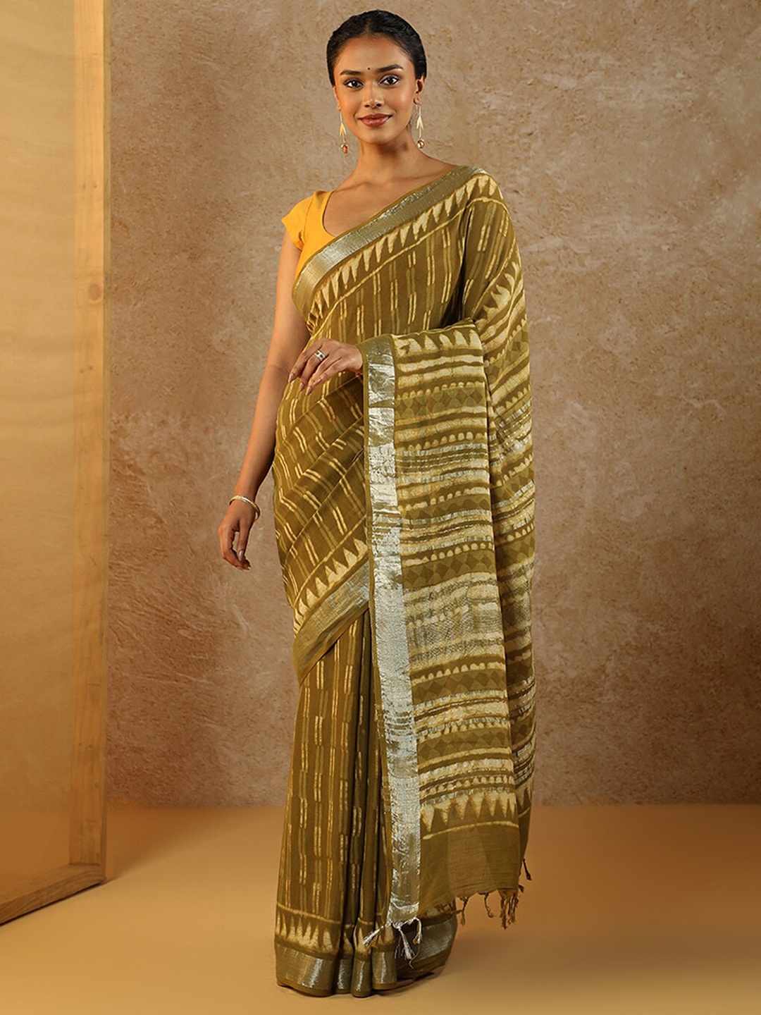 

Taneira Green & White Striped Zari Cotton Linen Saree