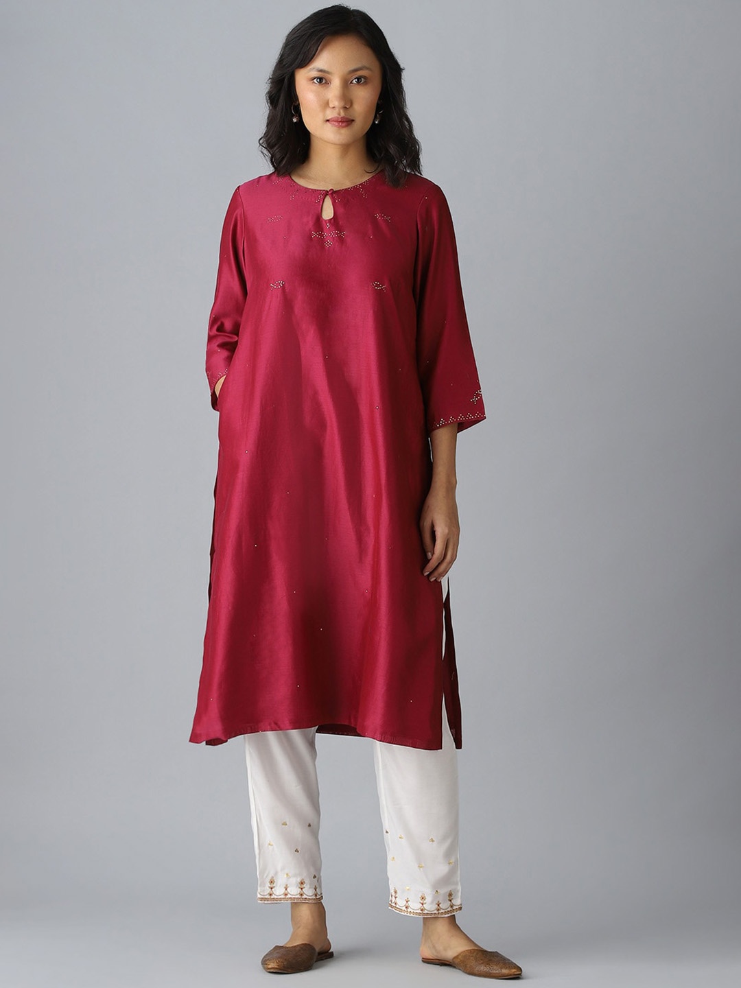 

Taneira Embellished Keyhole Neck Cotton Silk A-Line Kurta, Pink