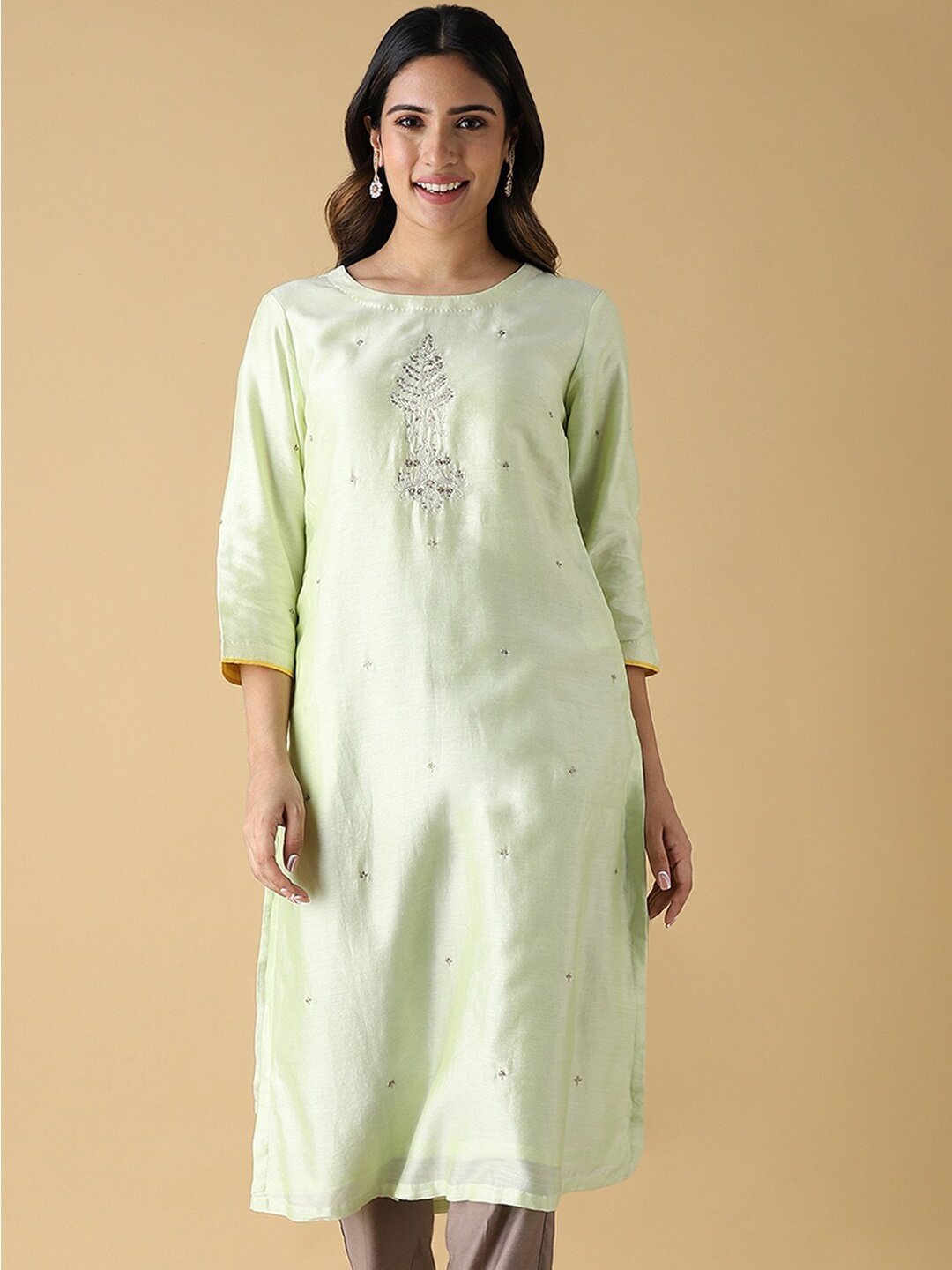 

Taneira Ethnic Motifs Embroidered Silk Cotton Thread Work Kurta, Green