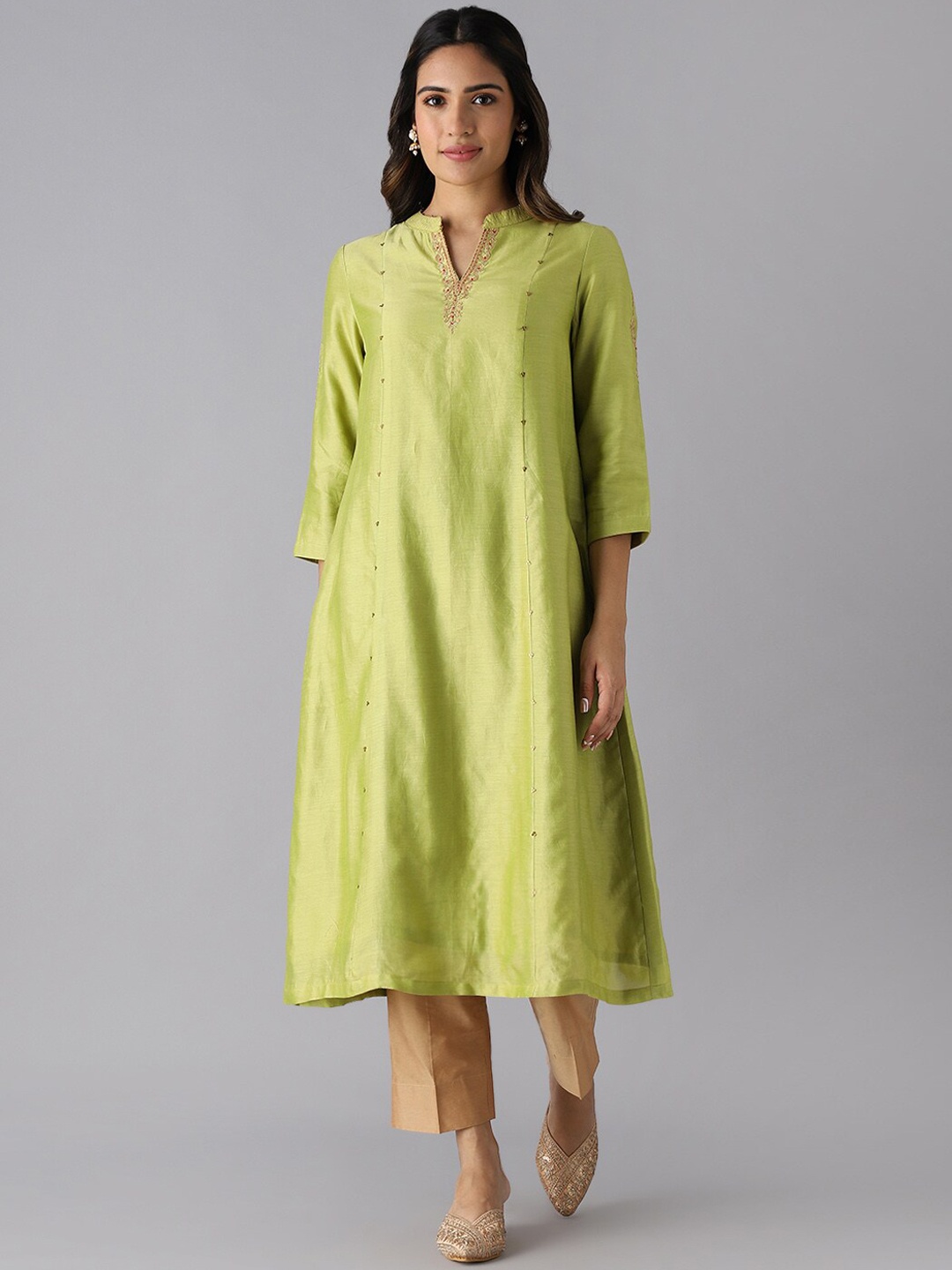 

Taneira Ethnic Motifs Embroidered Silk Cotton Kurta, Green