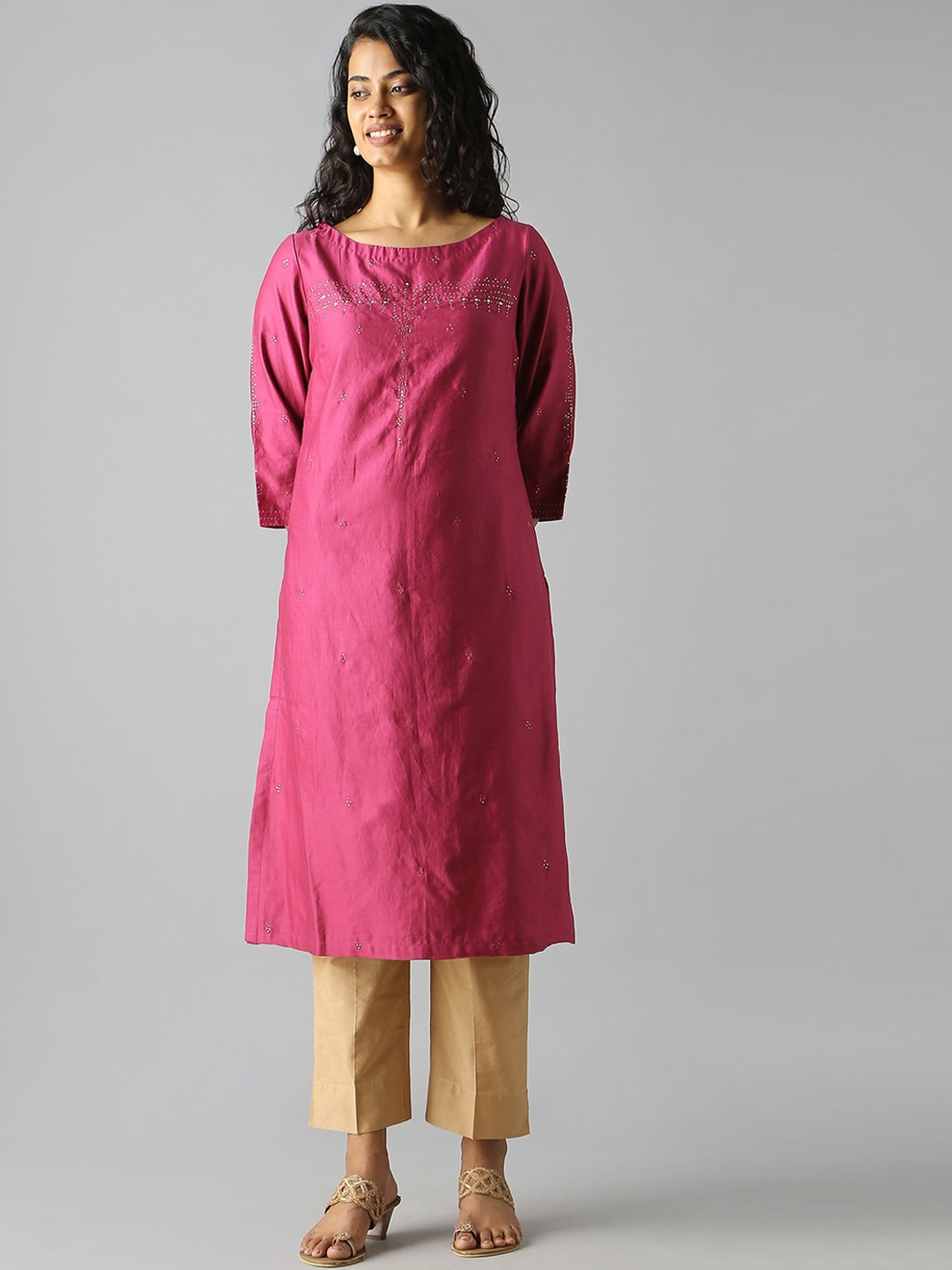

Taneira Embellished Boat Neck Cotton Silk Kurta, Pink
