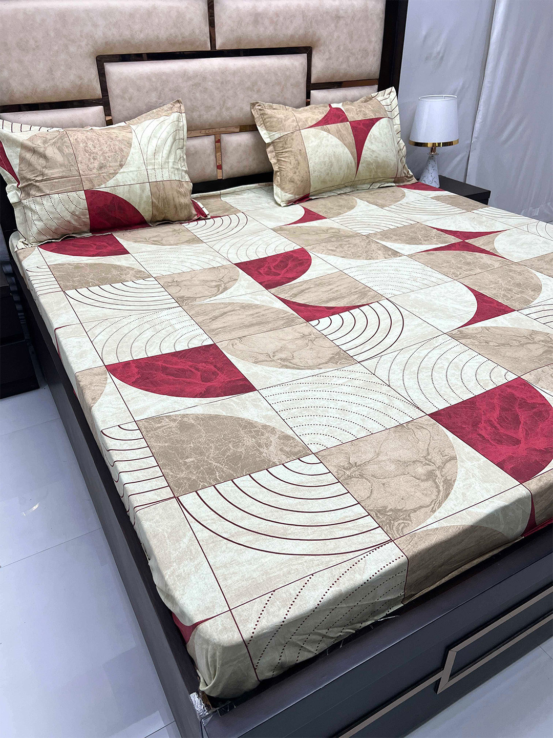 

Pure Decor Brown & White Printed Cotton 300 TC Fitted King Bedsheet with 2 Pillow Covers