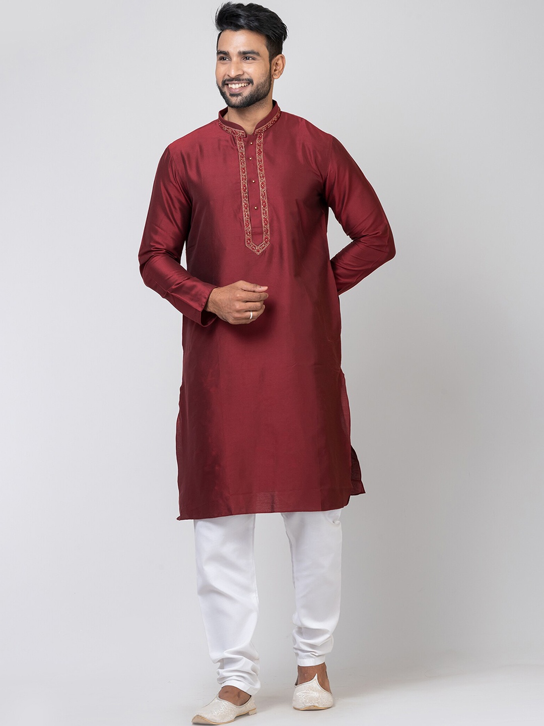 

HU - Handcrafted Uniquely Thread Work Mandarin Collar Straight Kurta, Maroon