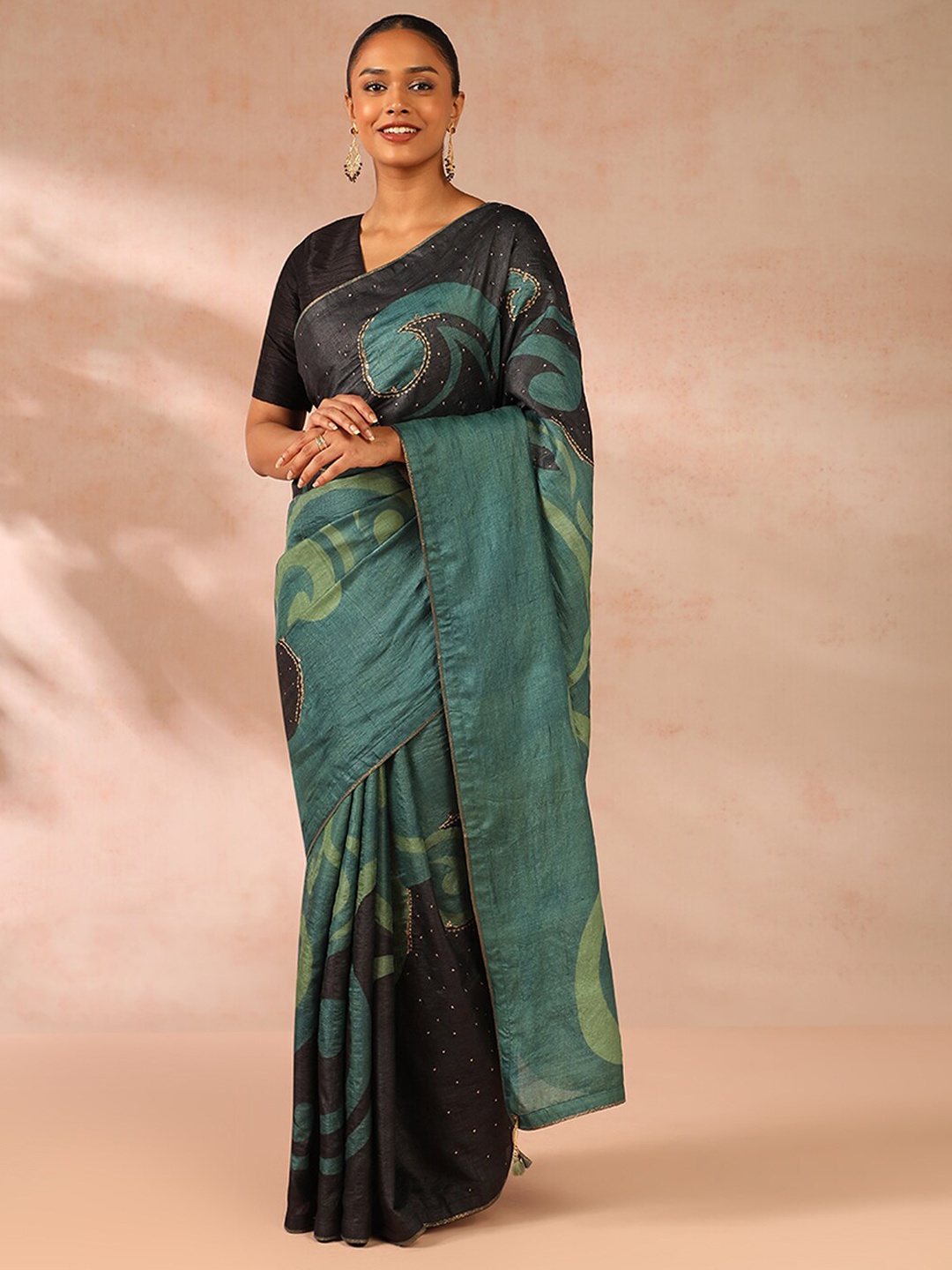 

Taneira Abstract Printed Sequinned Pure Silk Saree, Green