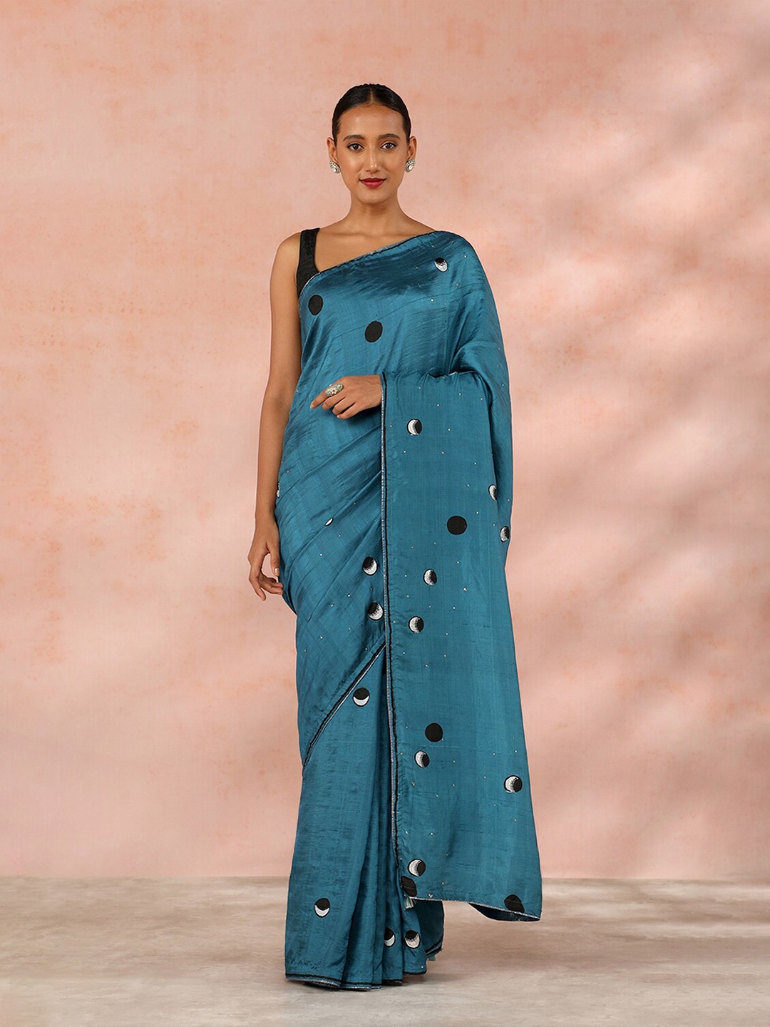 

Taneira Geometric Printed Sequinned Pure Silk Saree, Blue