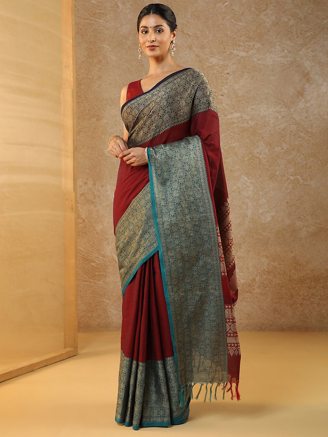 

Taneira Zari Pure Cotton Saree, Red
