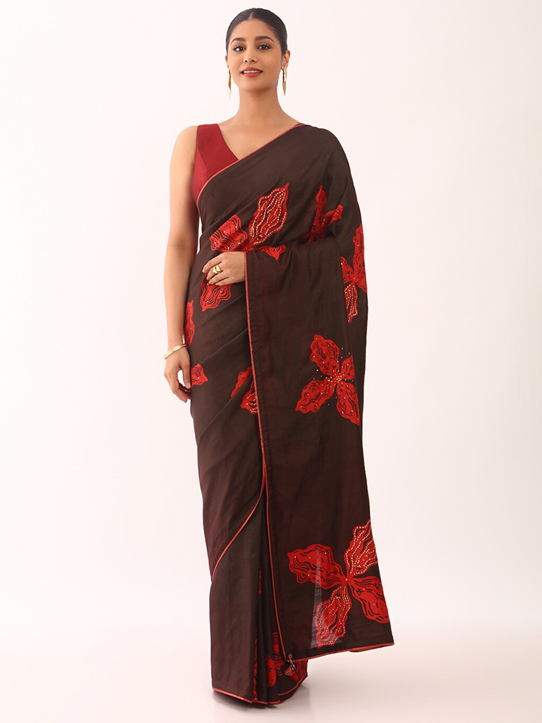 

Taneira Floral Printed Sequinned Pure Silk Saree, Brown