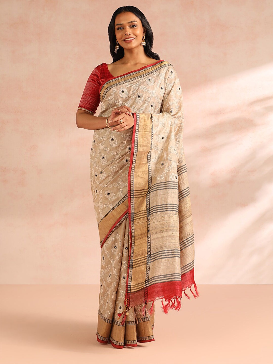 

Taneira Ethnic Motifs Embroidered Zari Pure Silk Saree, Beige