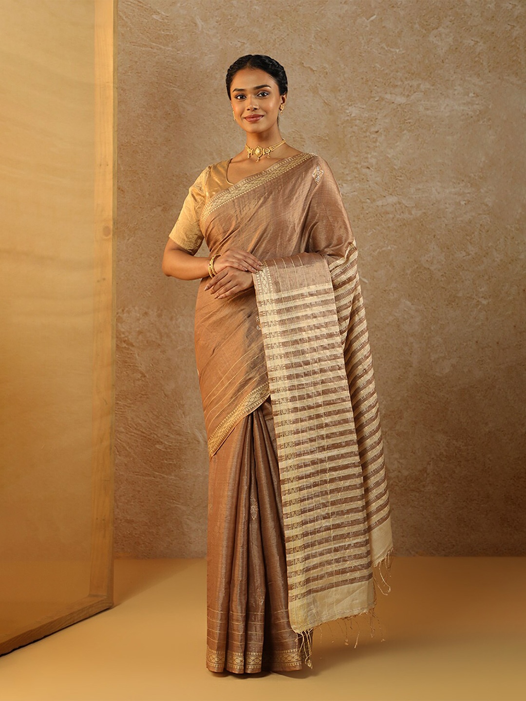 

Taneira Ethnic Motifs Woven Design Zari Pure Silk Saree, Brown