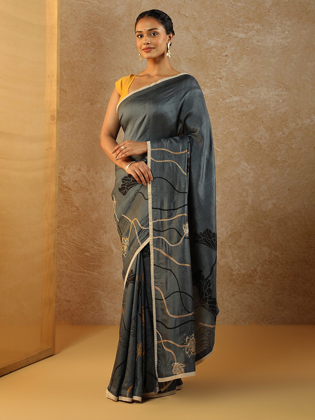 

Taneira Floral Printed Embroidered Zari Pure Silk Saree, Blue