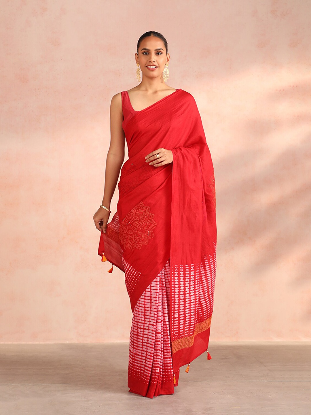 

Taneira Tie & Dye Dyed Embroidered Pure Silk Saree, Red