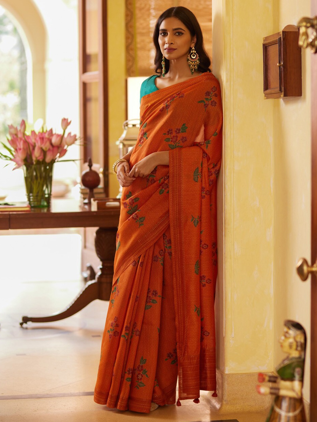 

Taneira Orange & Red Floral Printed Pure Silk Saree