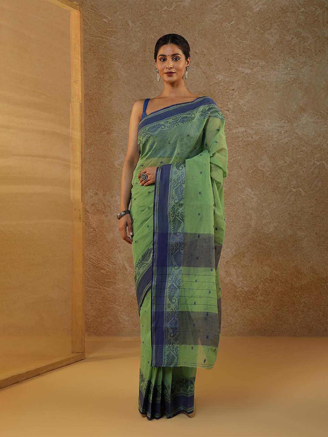 

Taneira Ethnic Motifs Woven Design Pure Cotton Saree, Green