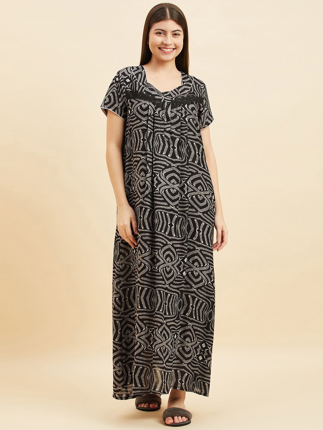

Sweet Dreams Geometric Printed Square Neck Pure Cotton Nightdress, Black