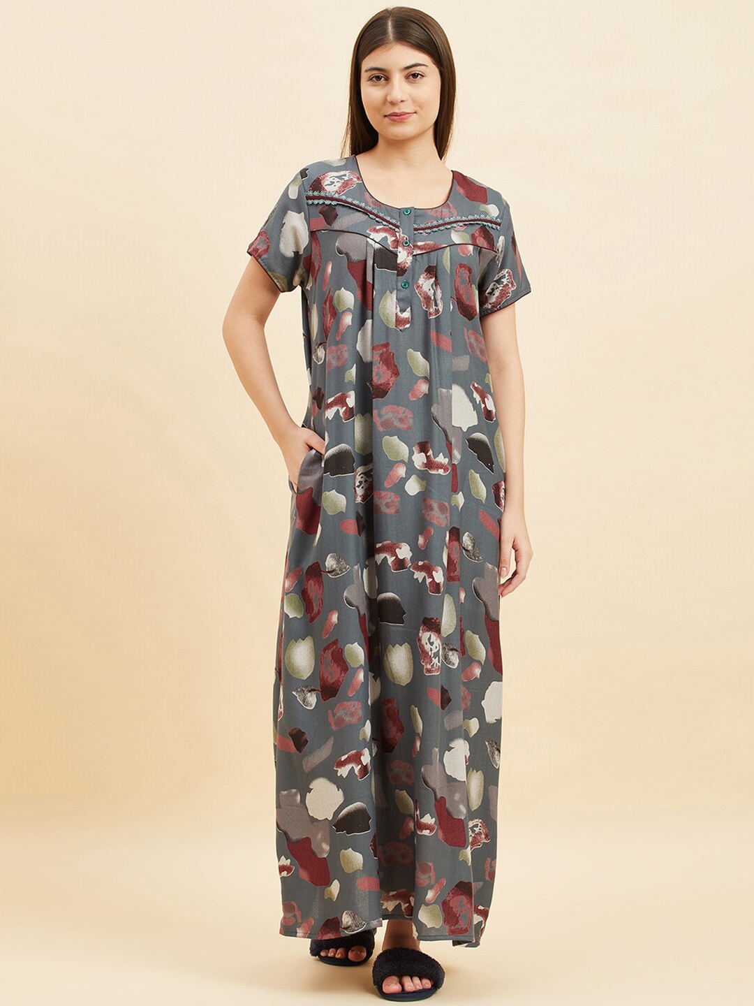 

Sweet Dreams Green Abstract Printed Round Neck Pure Cotton Maxi Nightdress