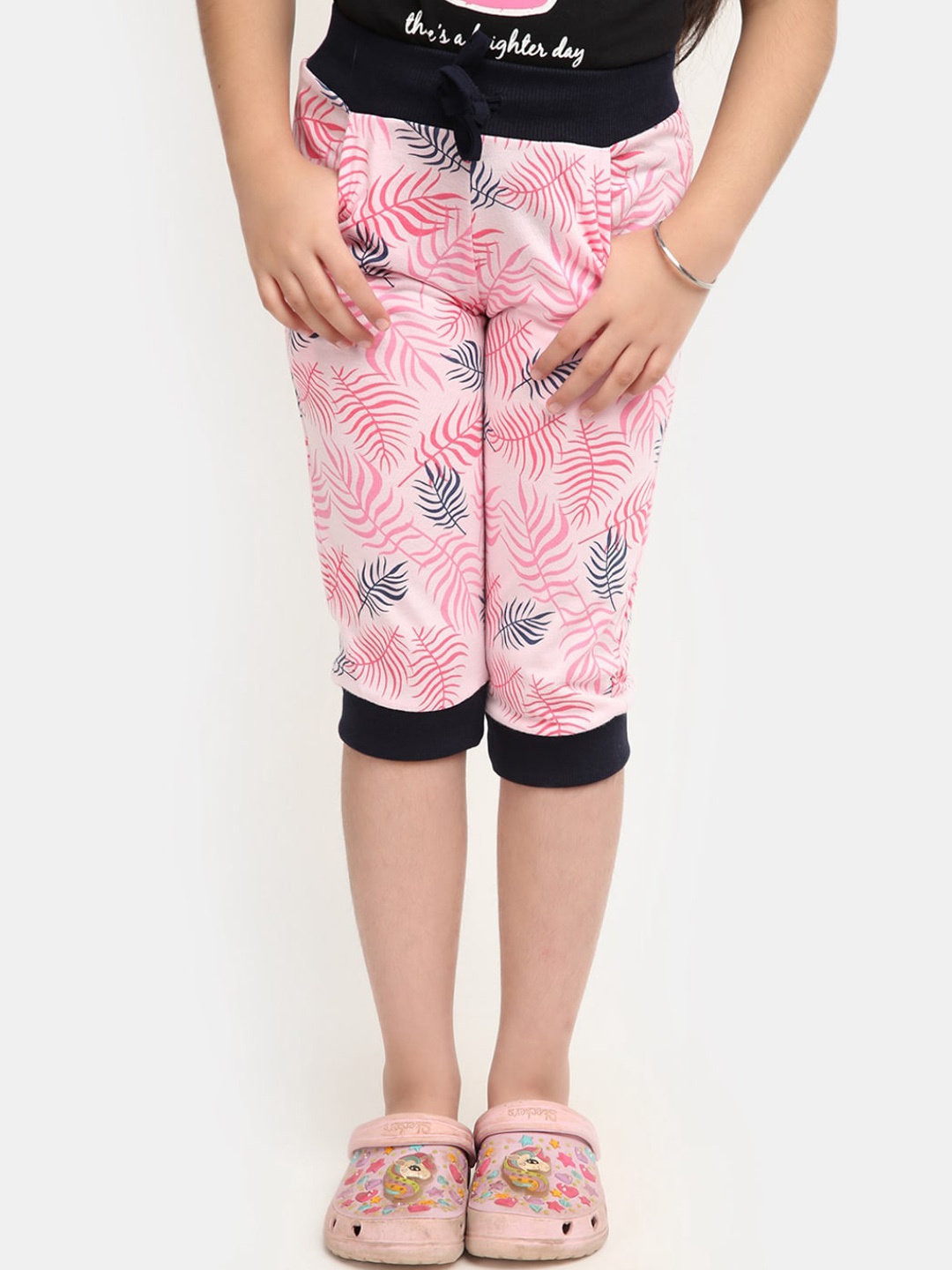 

V-Mart Girls Tropical Printed Mid-Rise Cotton Capris, Pink