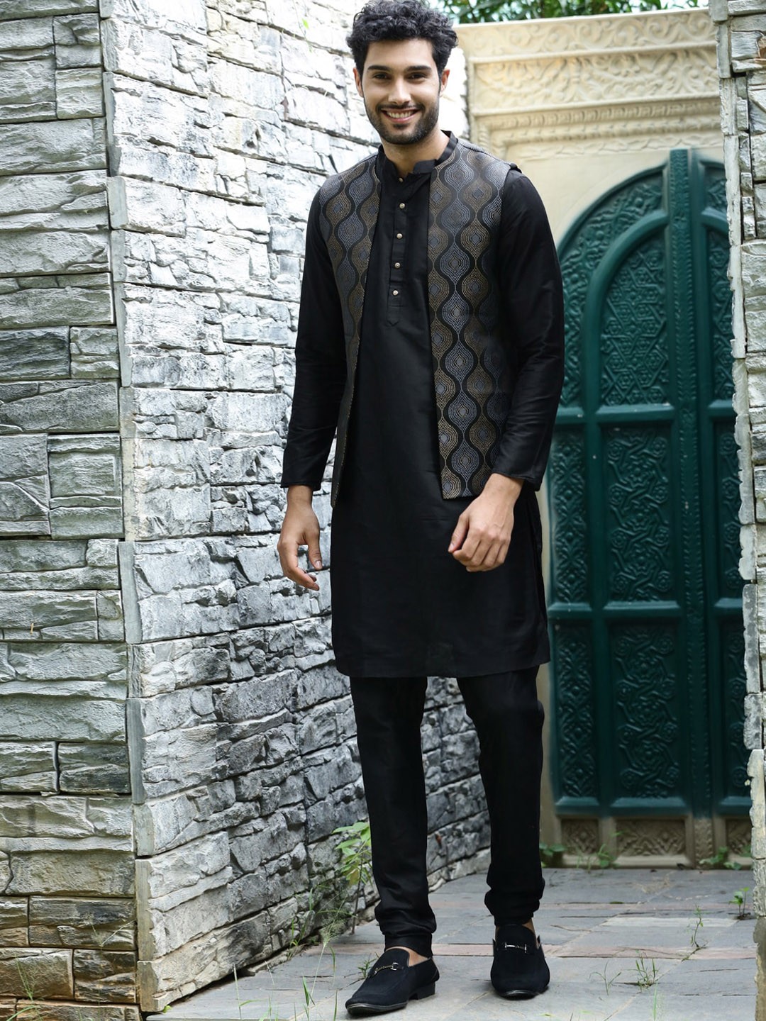 

HOUSE OF DEYANN Mandarin Collar Jacquard Kurta With Churidar, Grey