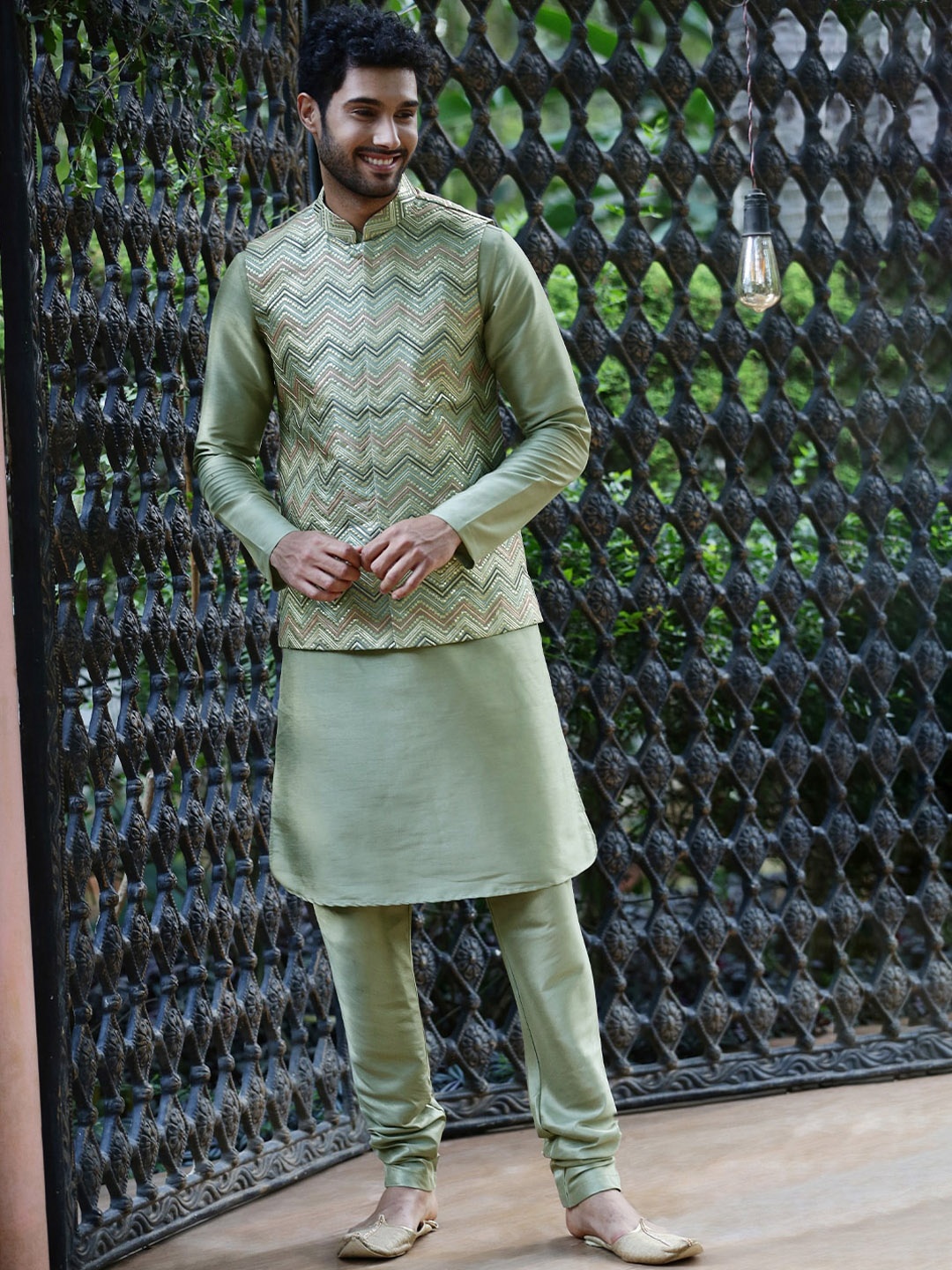 

HOUSE OF DEYANN Mandarin Collar Regular Kurta with Churidar And Embroidered Nehru Jacket, Green