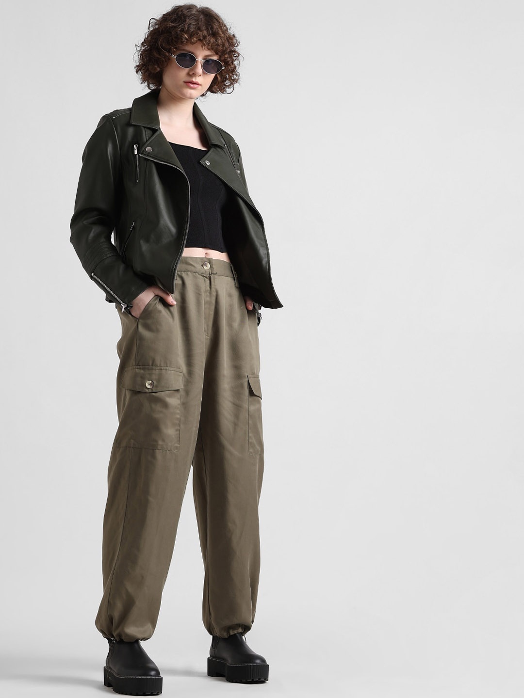 

ONLY Women Mid-Rise Pure Cotton Cargos Trousers, Olive