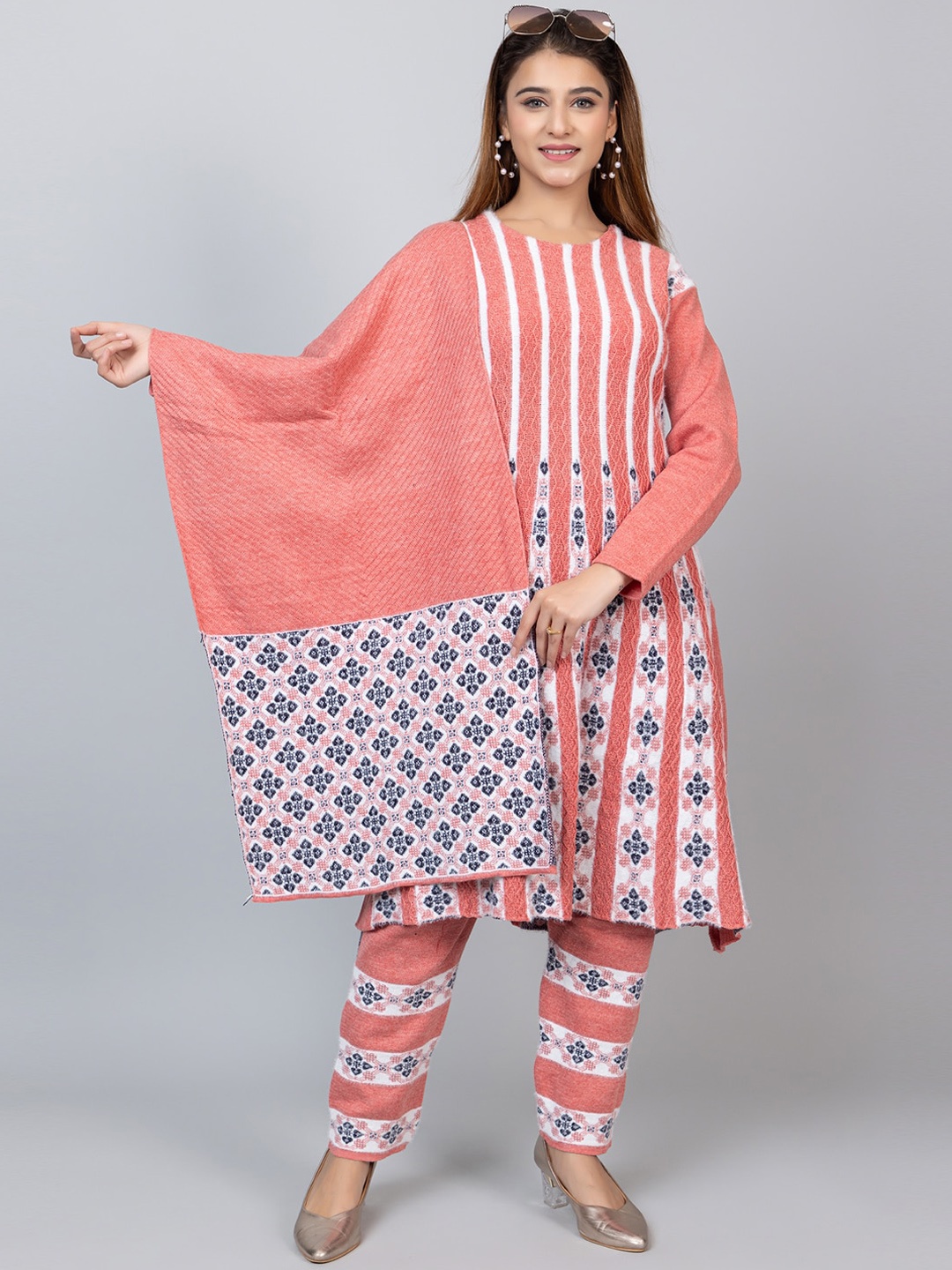

TYSORT Striped Regular Thread Work Kurta With Trousers & Stole, Red
