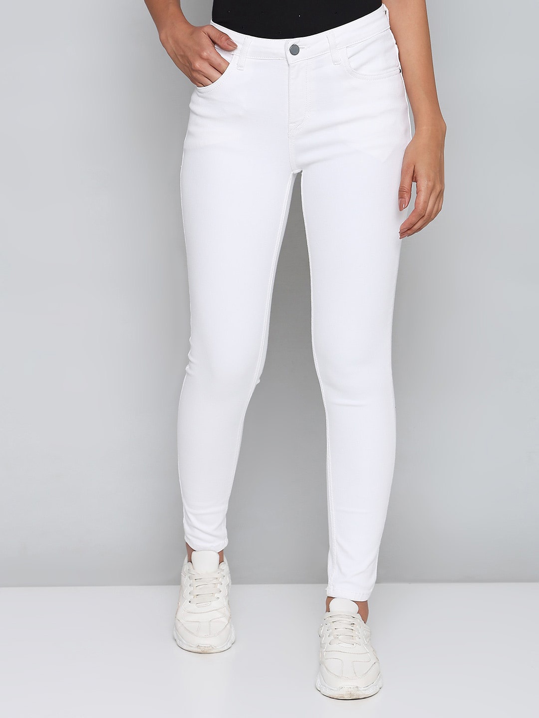 

Chemistry Women Skinny Fit Clean Look Jeans, White