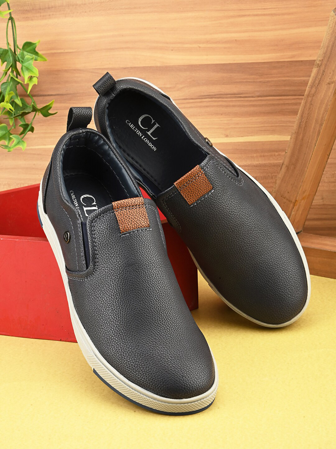 

Carlton London Men Textured Lightweight Slip-On Sneakers, Navy blue