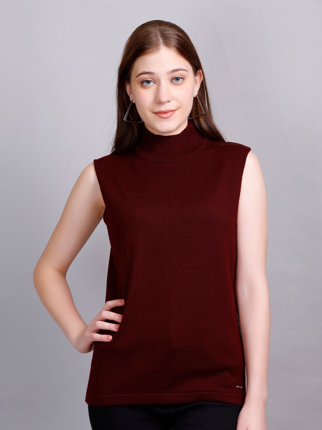 

GODFREY Turtle Neck Woollen Sweater Vest, Maroon