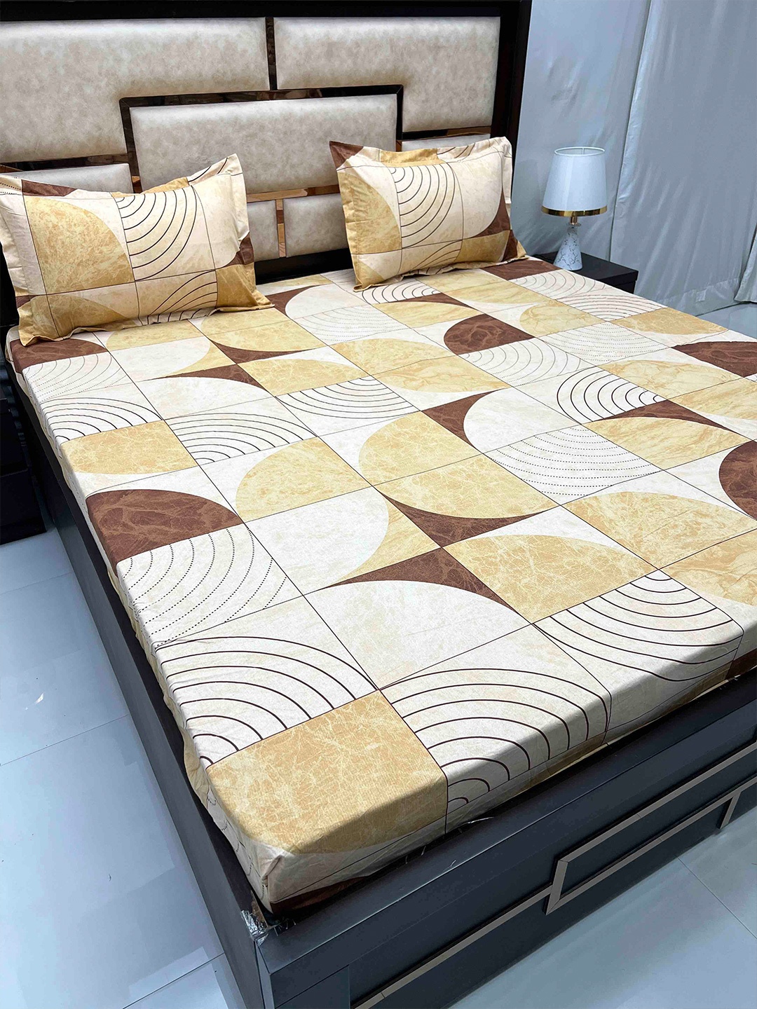 

Pure Decor Sapphire Brown Printed Cotton 300 TC Fitted King Bedsheet with 2 Pillow Covers