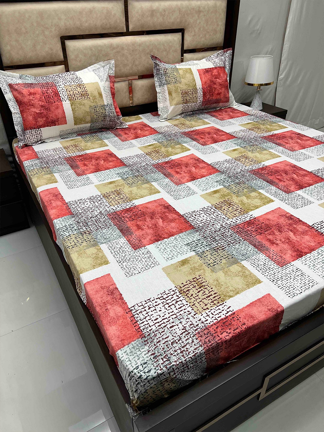 

Pure Decor Sapphire White Print Cotton 300 TC Fitted King Bedsheet with 2 Pillow Covers