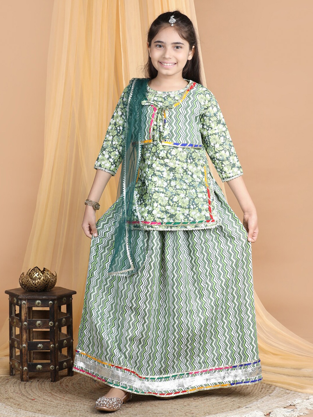 

Cutiekins Girls Printed Gotta Patti Ready to Wear Lehenga & Blouse With Dupatta, Green