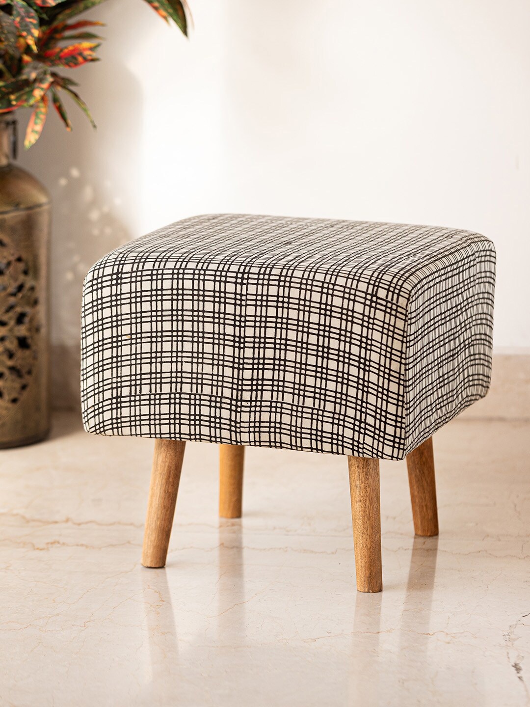 

ExclusiveLane Cream-Coloured & Black Checked Cotton Cube Ottoman