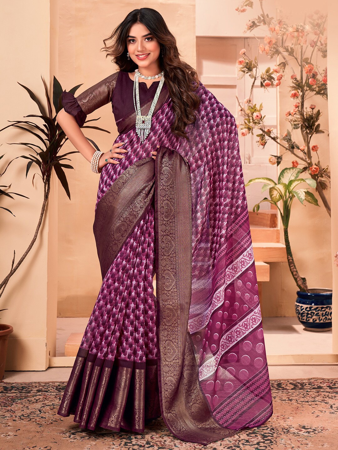 

Saree mall Purple & White Geometric Printed Zari Sungudi Sarees