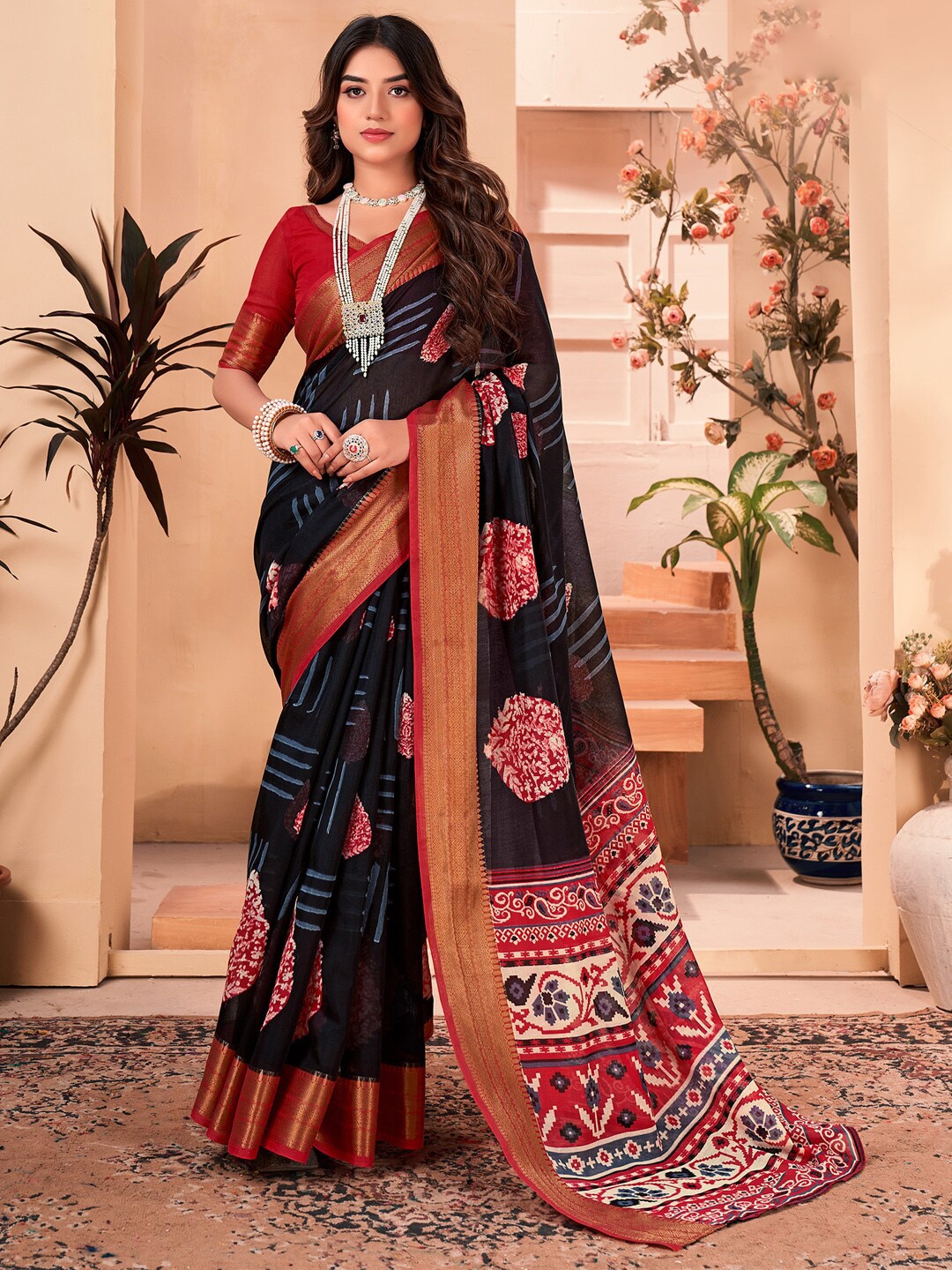 

Saree mall Ethnic Motifs Printed Zari Detail Sarees, Black