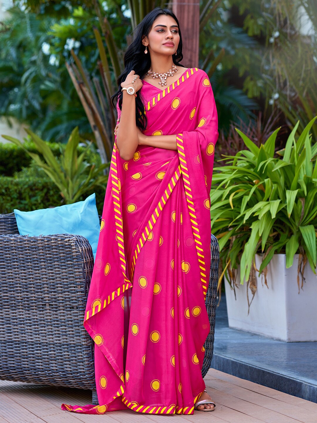 

Saree mall Geometric Printed Poly Georgette Sarees, Pink